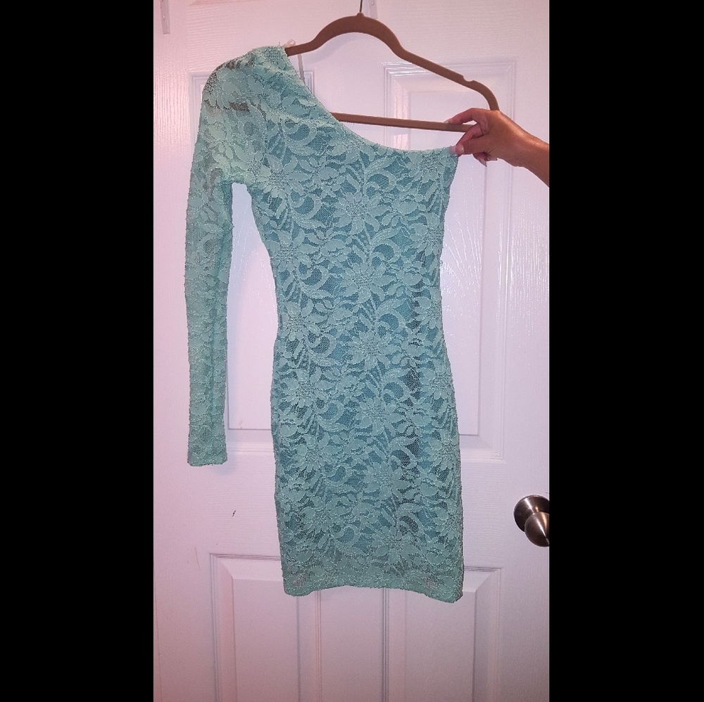 NWOT Aqua/turquoise one sleeve lace dress